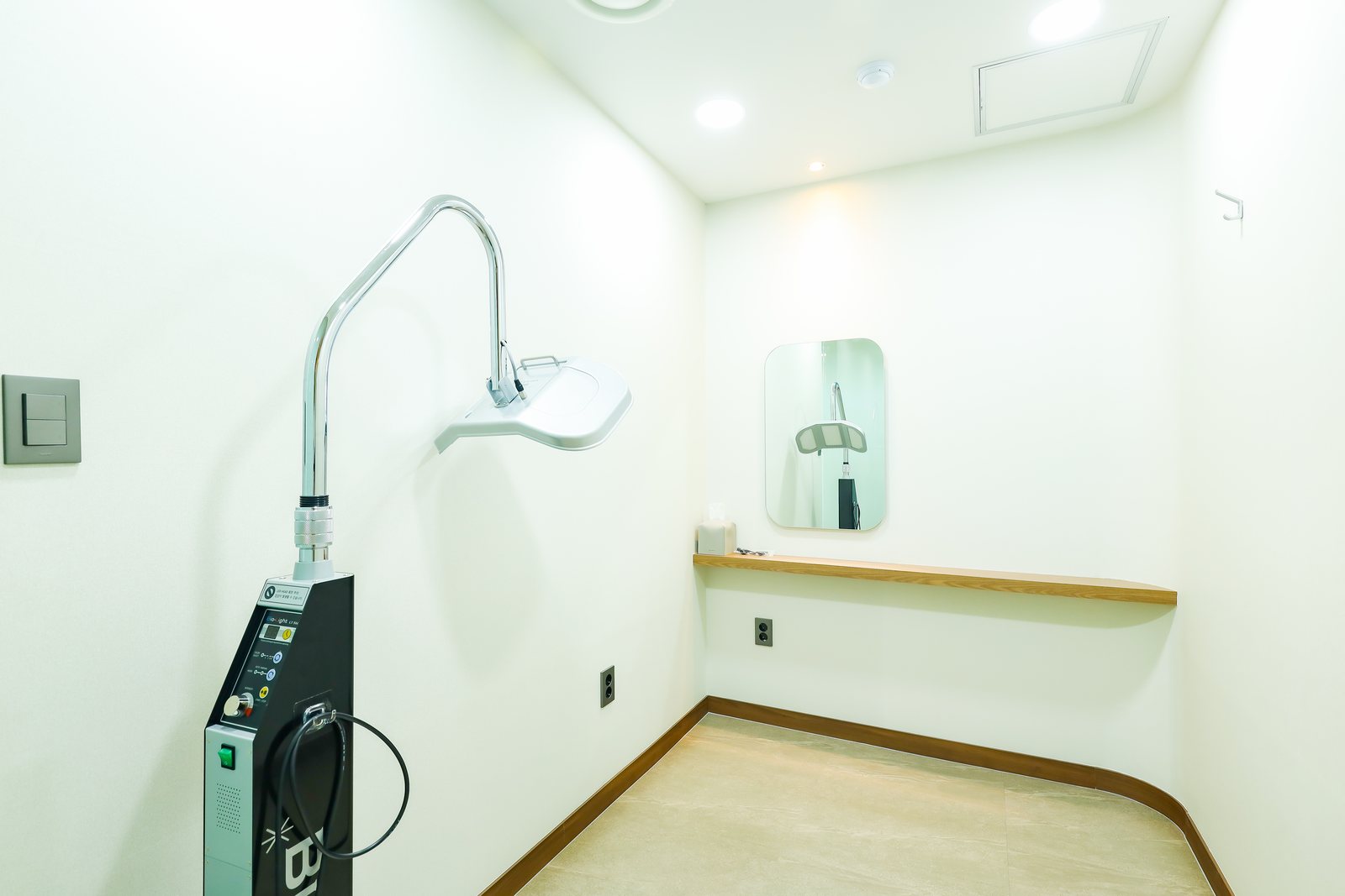 Eyebrow, Beard & Sideburn Transplant at MONARA Dermatology Clinic