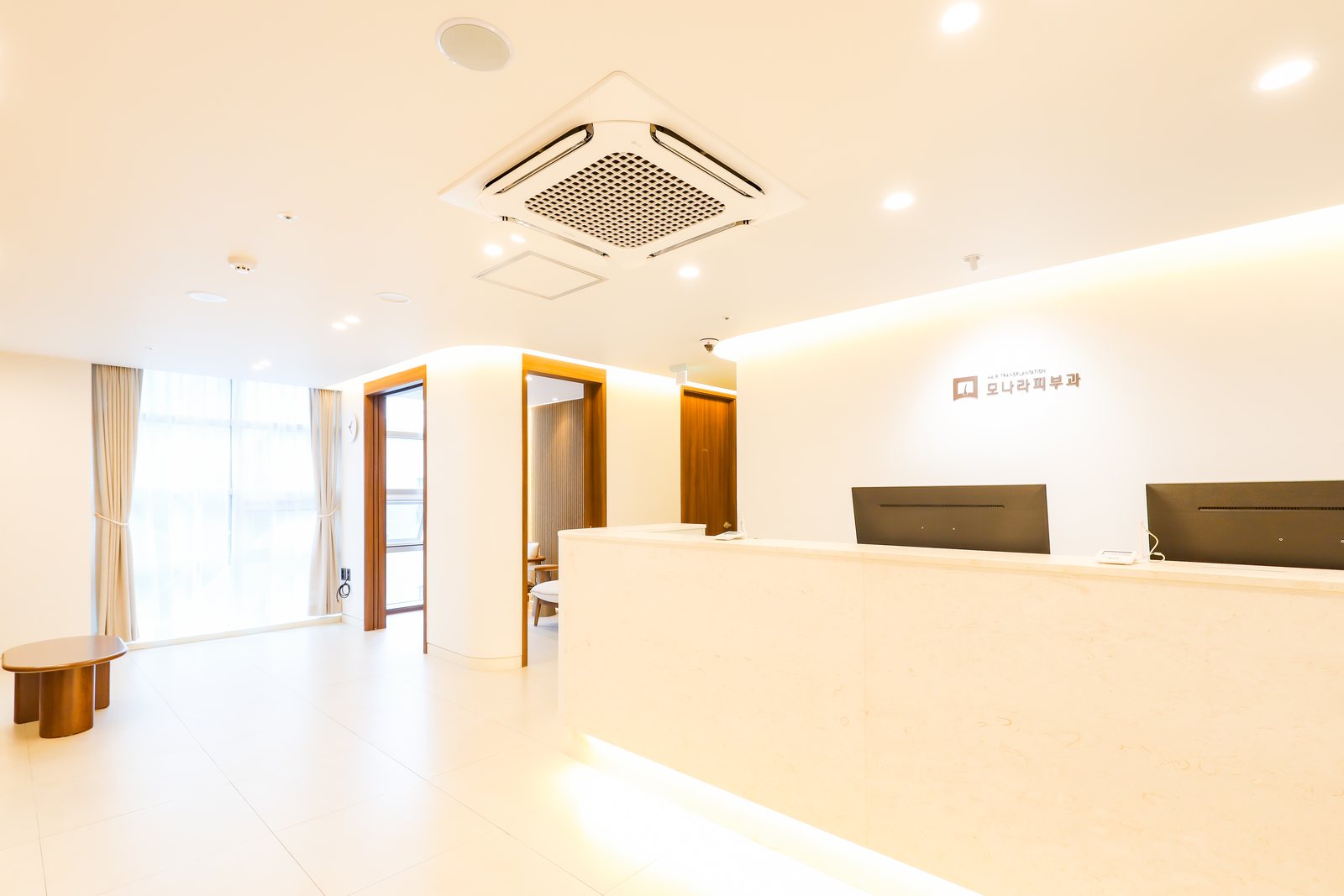 Reception at MONARA Dermatology Clinic, Apgujeong, Seoul